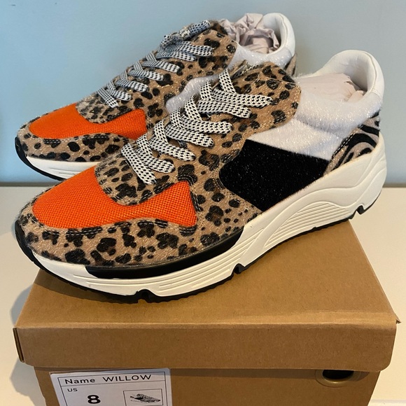 White Raven Willow SPICE LEOPARD RUNNING SNEAKER - Picture 3 of 7